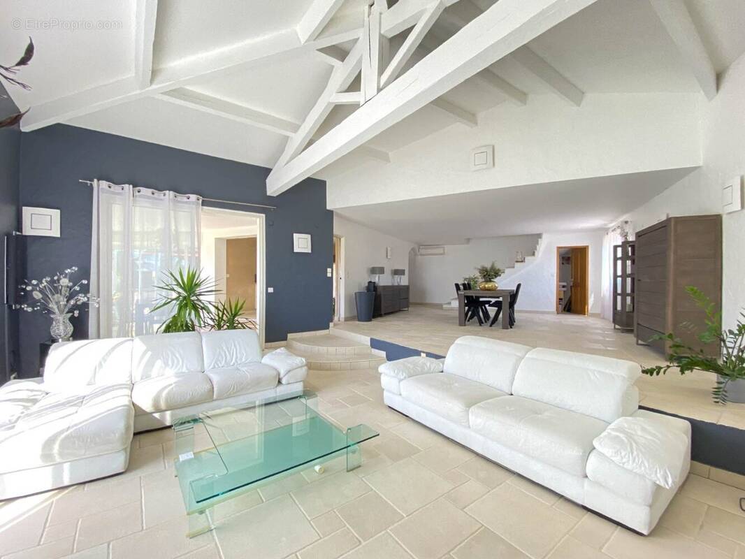 Maison à COURNONTERRAL