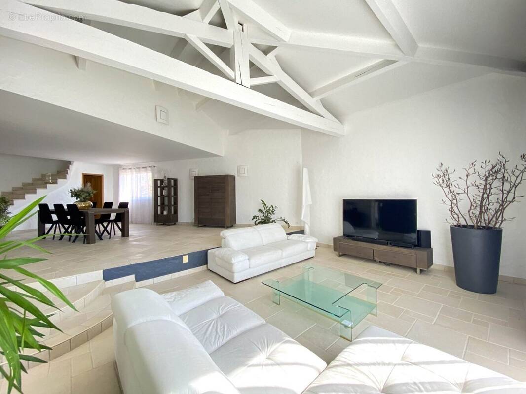 Maison à COURNONTERRAL