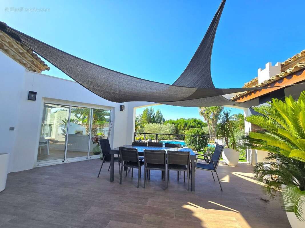 Maison à COURNONTERRAL