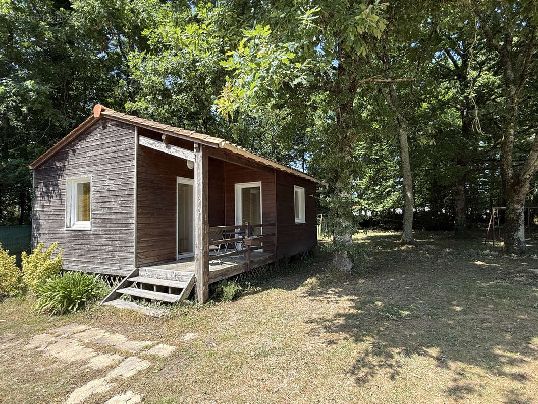 Maison à FONTCOUVERTE