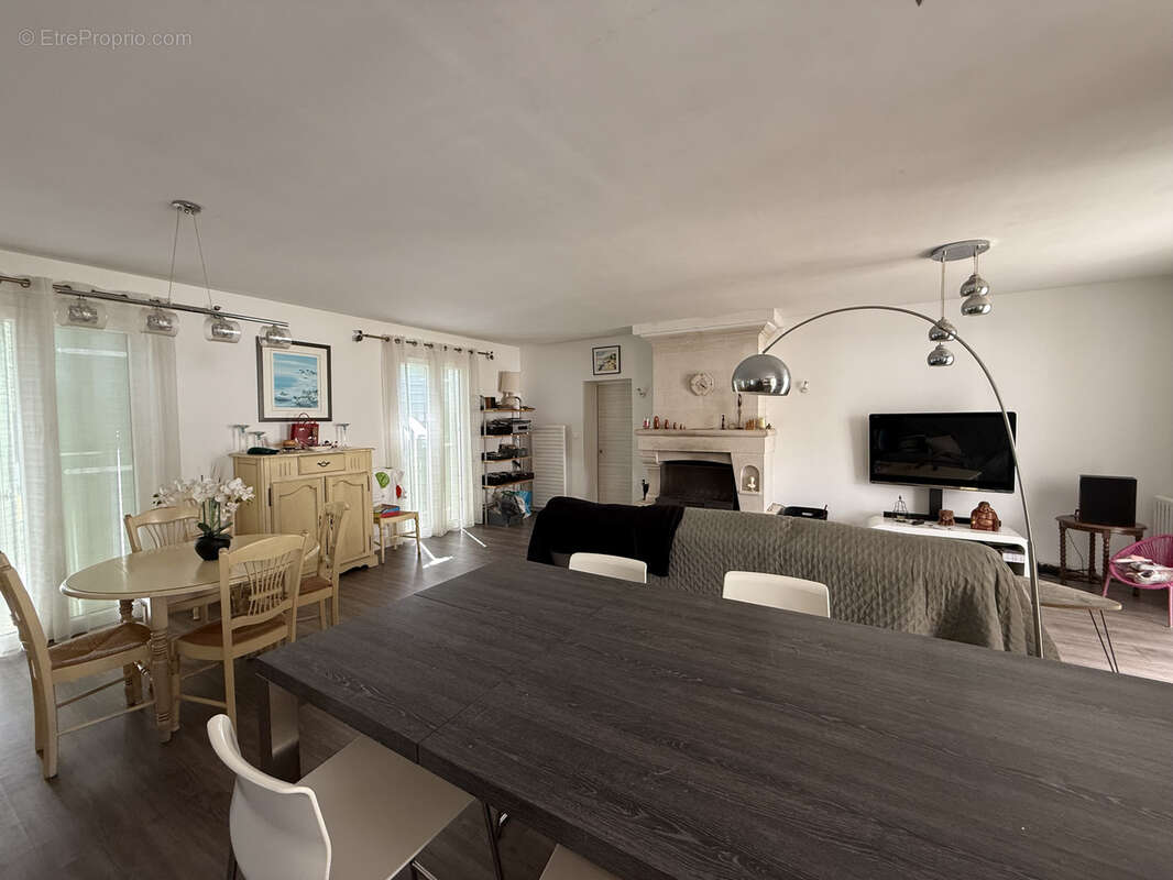 Maison à FONTCOUVERTE