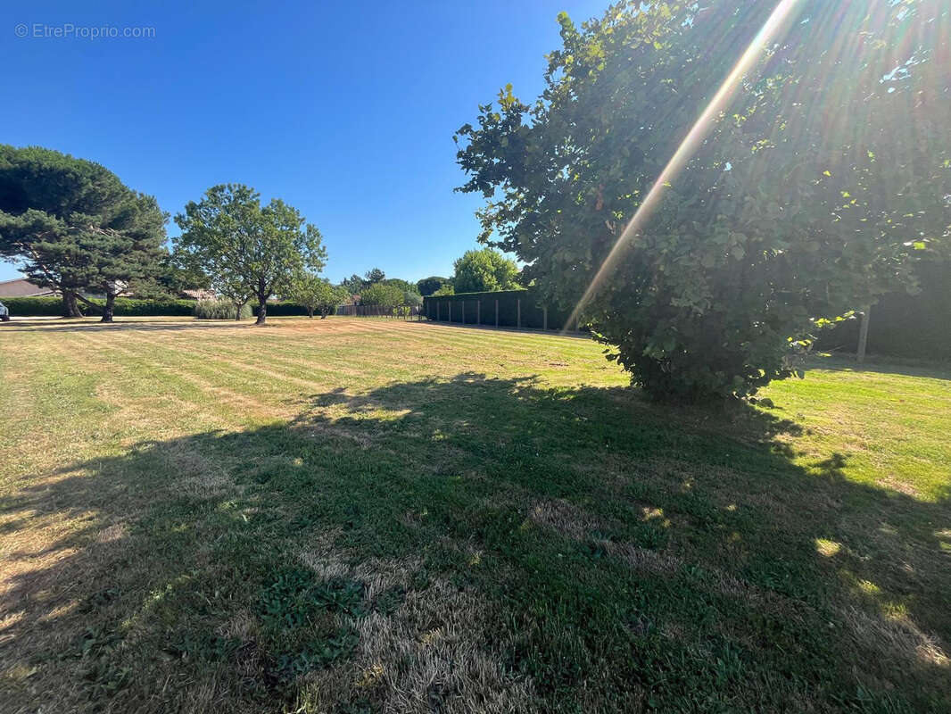 Terrain à LABARTHE-SUR-LEZE