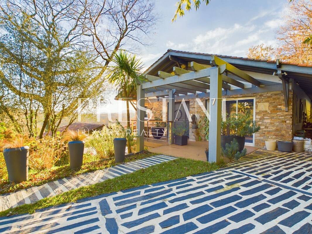 Maison à BASSUSSARRY