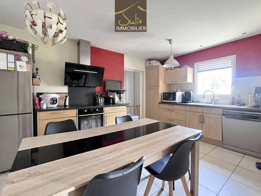 Maison à MONCOUTANT