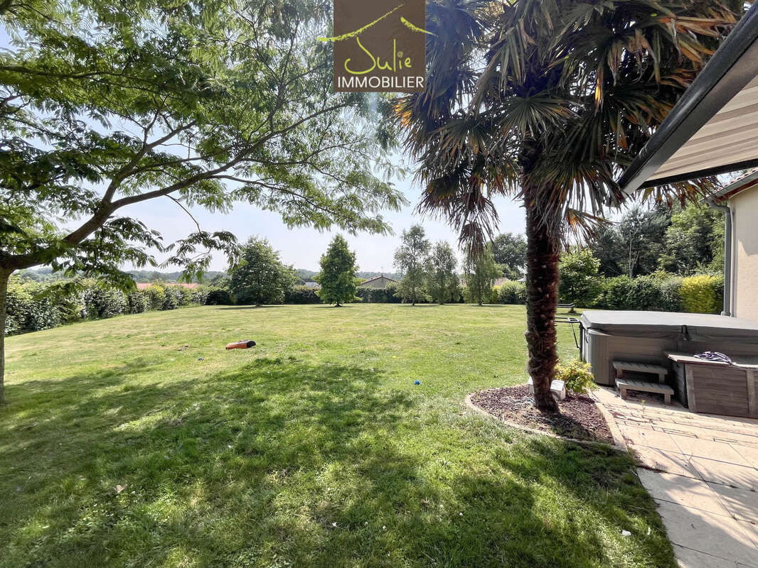 Maison à MONCOUTANT