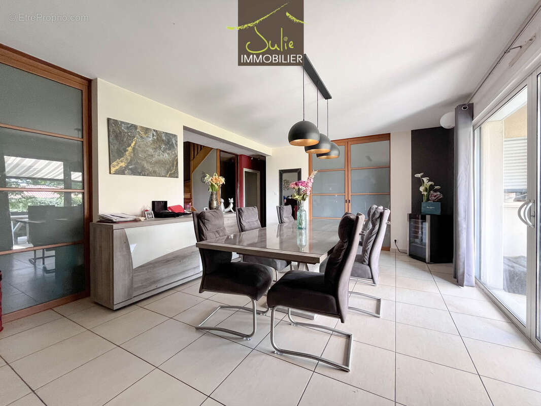 Maison à MONCOUTANT