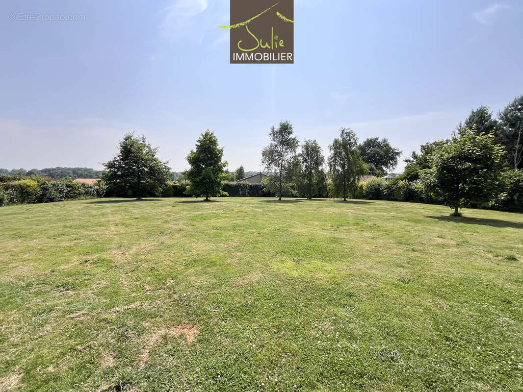 Maison à MONCOUTANT