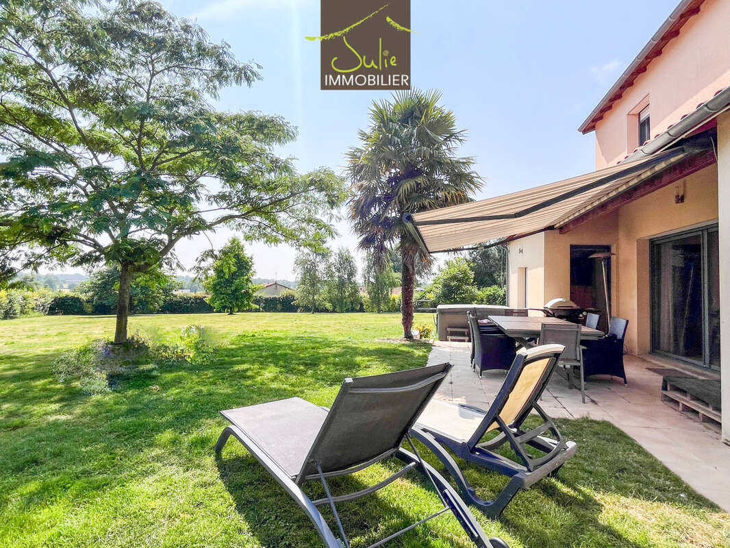 Maison à MONCOUTANT