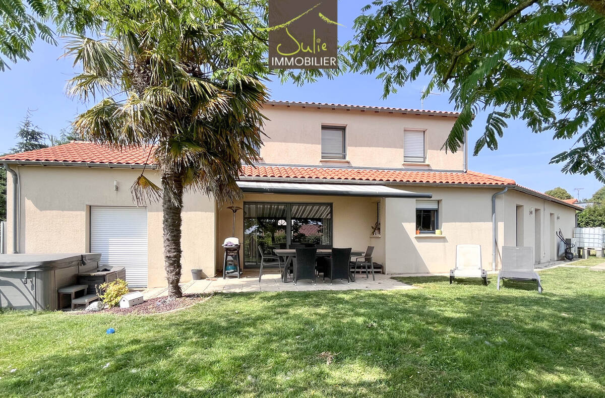 Maison à MONCOUTANT