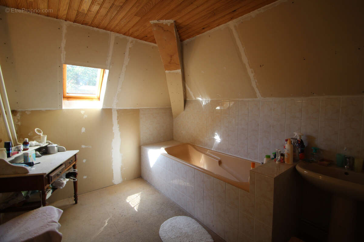 Maison à SALIGNY-SUR-ROUDON