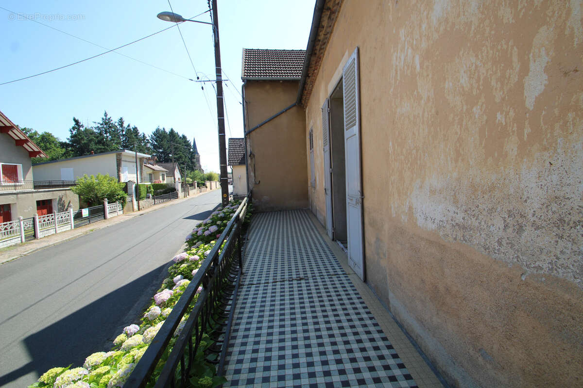 Maison à SALIGNY-SUR-ROUDON