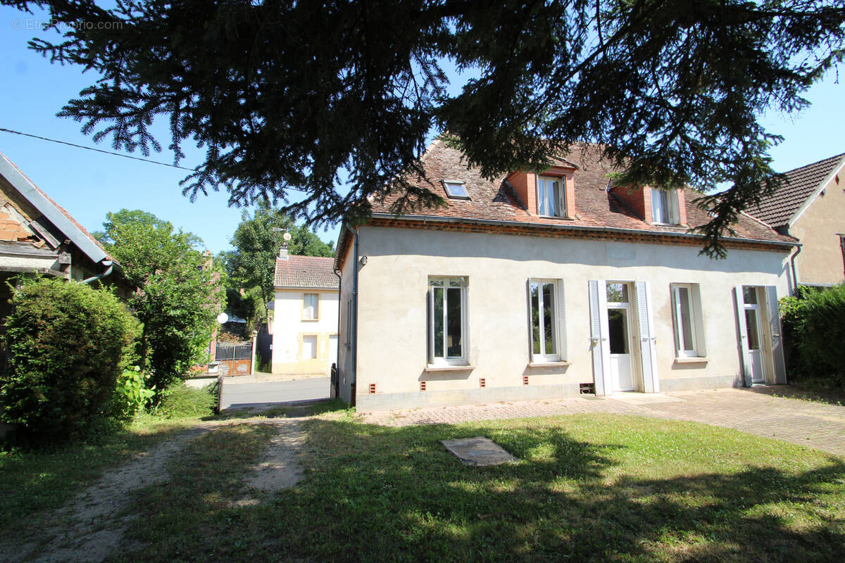 Maison à SALIGNY-SUR-ROUDON