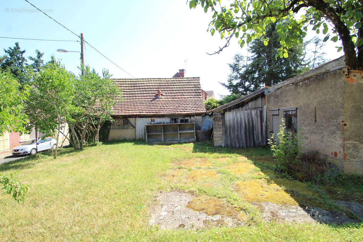 Maison à SALIGNY-SUR-ROUDON