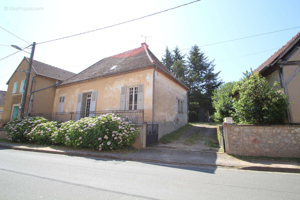 Maison à SALIGNY-SUR-ROUDON