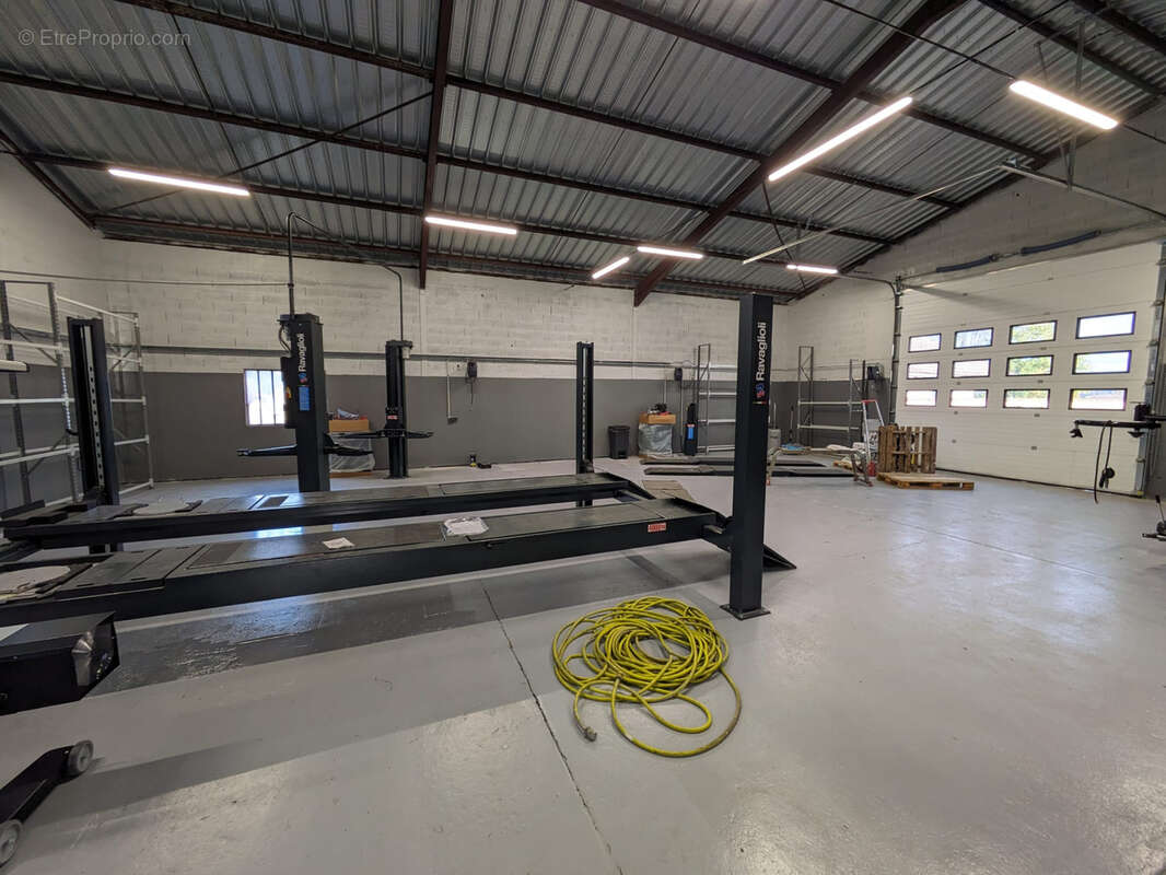 Commerce à L&#039;ISLE-D&#039;ABEAU