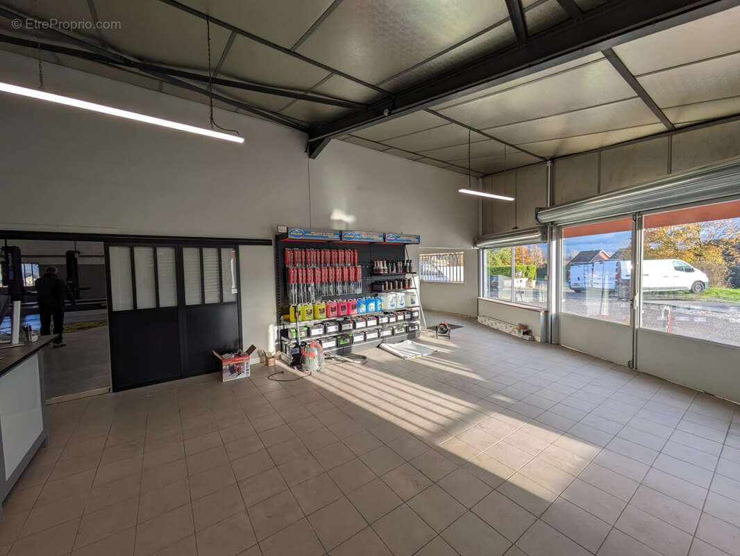 Commerce à L&#039;ISLE-D&#039;ABEAU