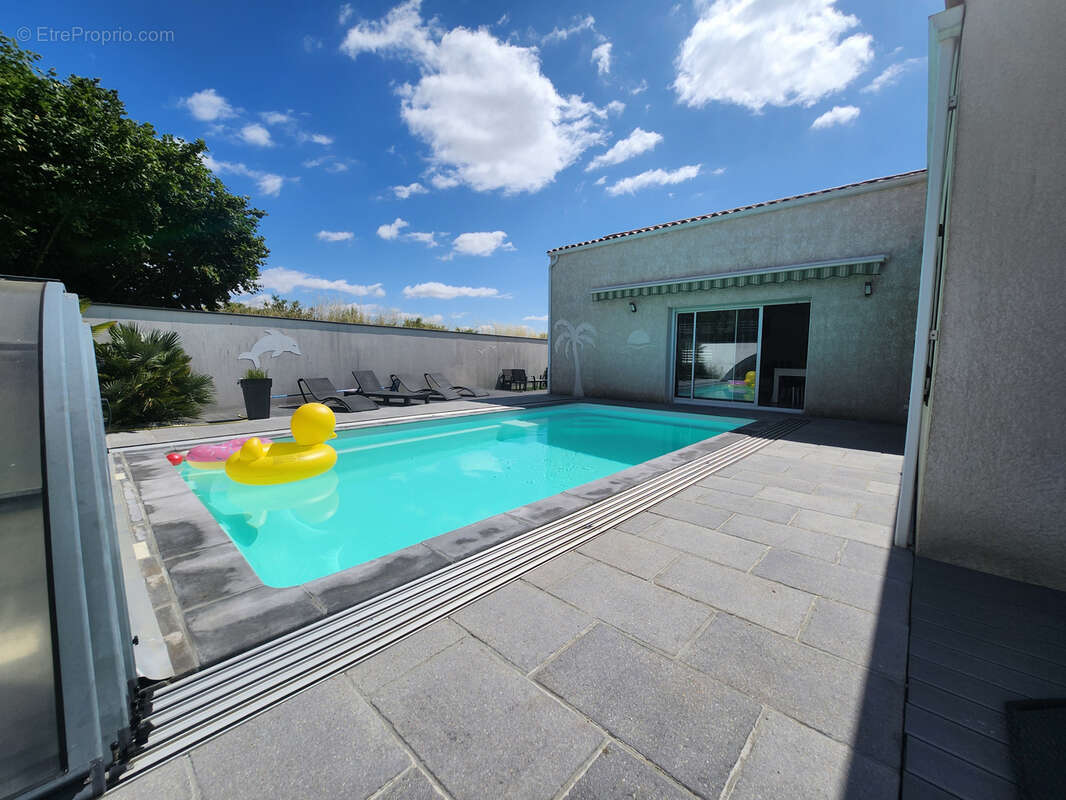 Maison à LES MAGNILS-REIGNIERS