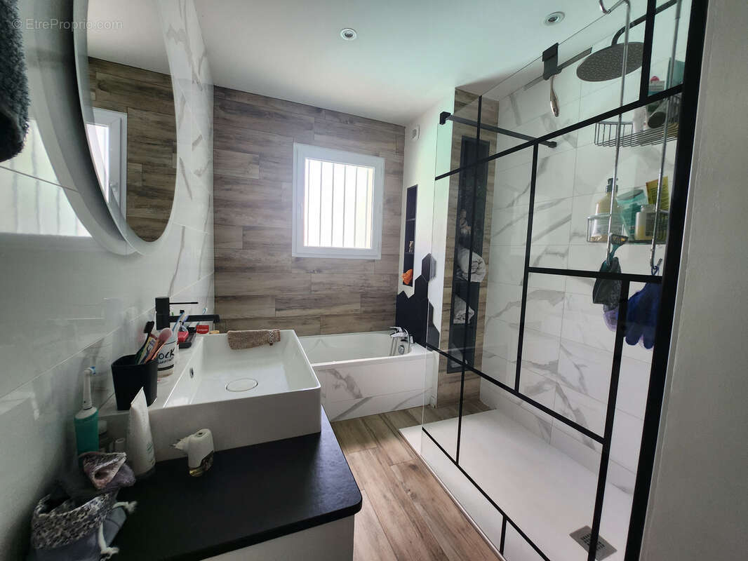 Maison à LES MAGNILS-REIGNIERS