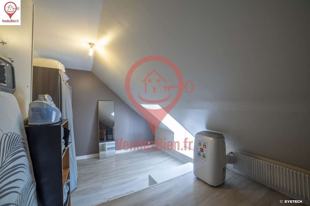 Maison à LA CHAPELLE-SAINT-URSIN