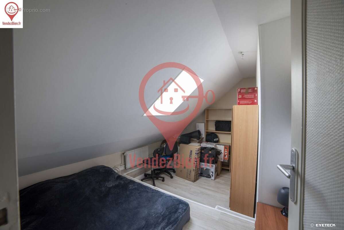 Maison à LA CHAPELLE-SAINT-URSIN