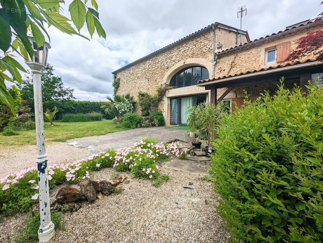 Maison à SAUVETERRE-DE-GUYENNE