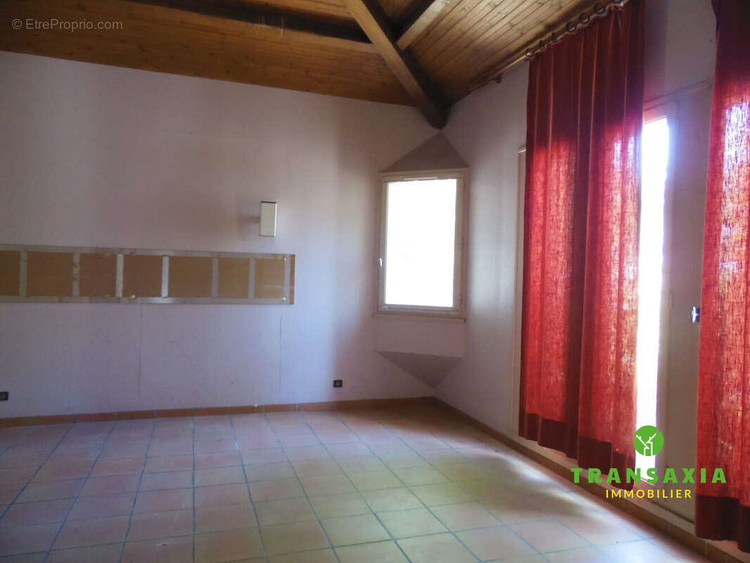 Salon - Maison à BARBAZAN