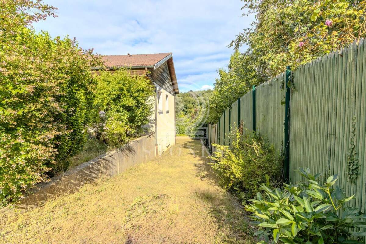 Terrain à LA CELLE-SAINT-CLOUD