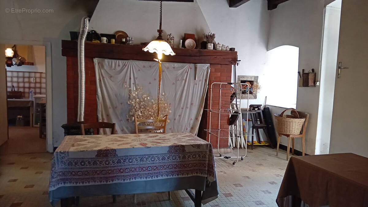 Maison à MOSTUEJOULS