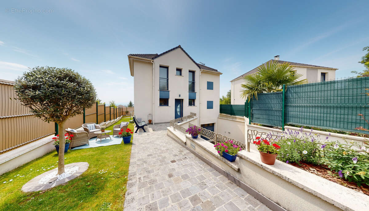 Maison à MONTIGNY-LES-CORMEILLES