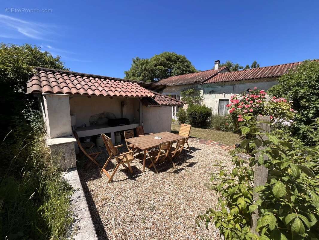 Maison à SAINT-PRIVAT-DES-PRES