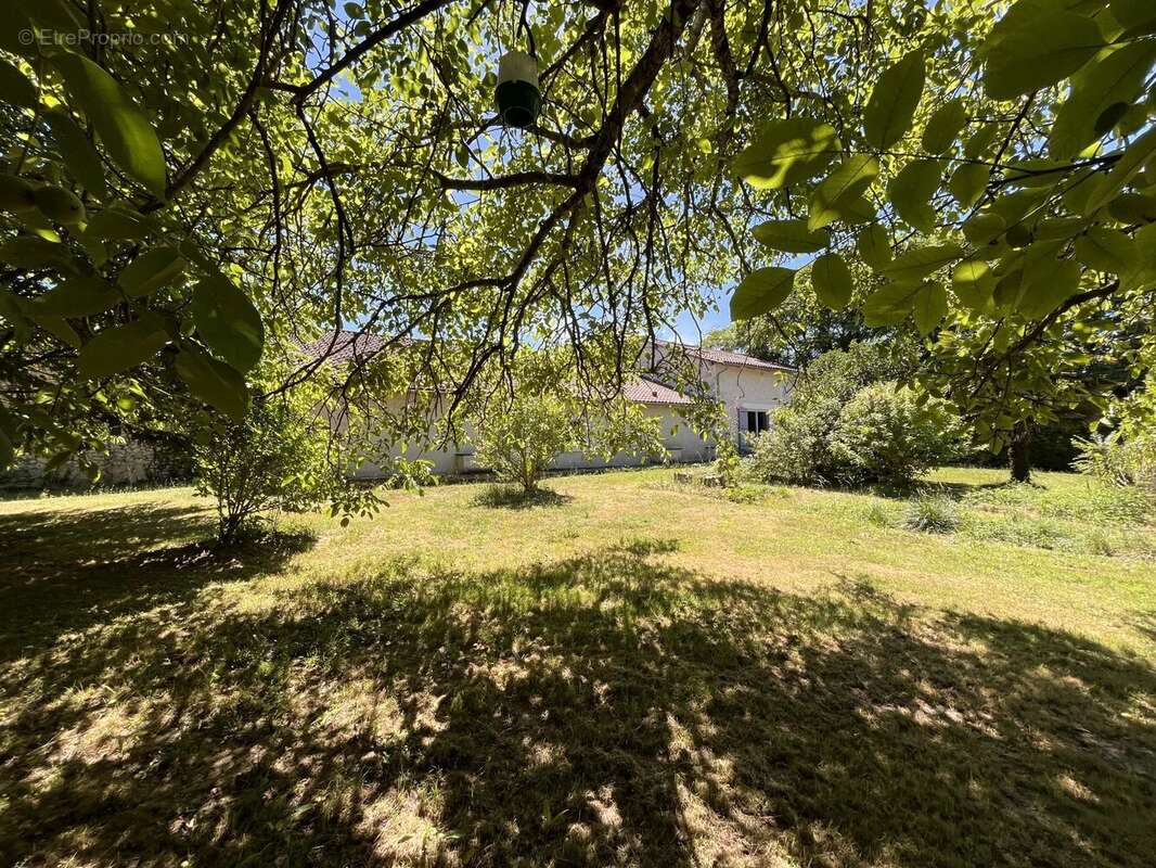 Maison à SAINT-PRIVAT-DES-PRES