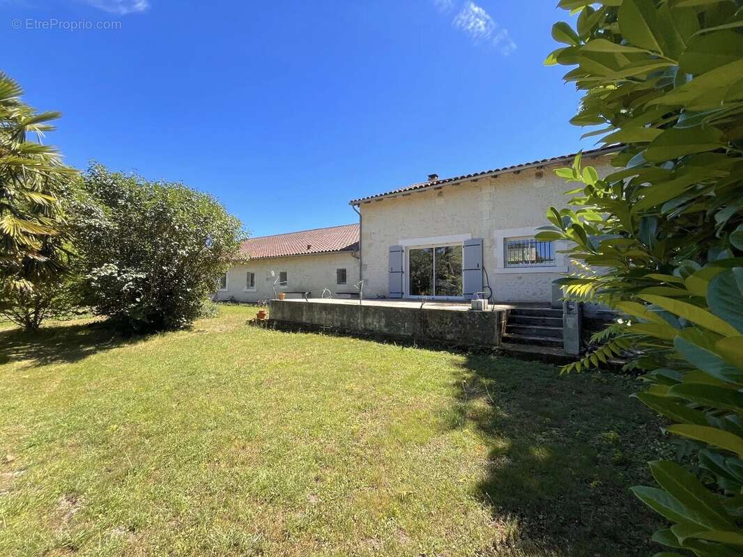 Maison à SAINT-PRIVAT-DES-PRES