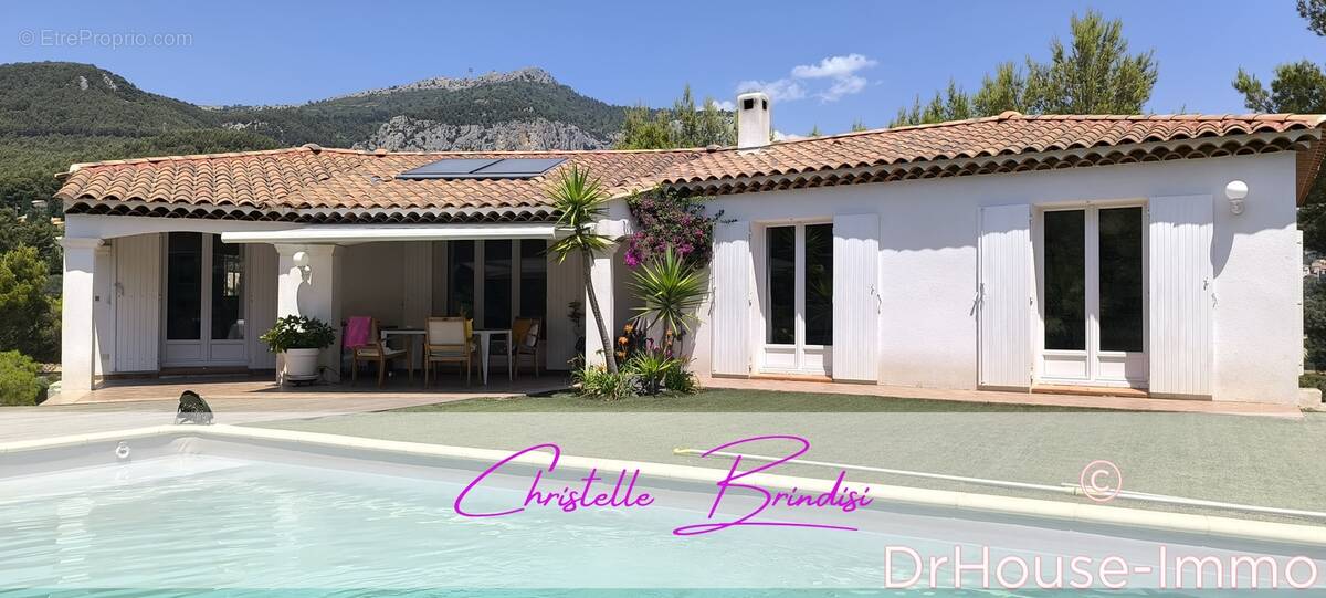 Maison à LE REVEST-LES-EAUX