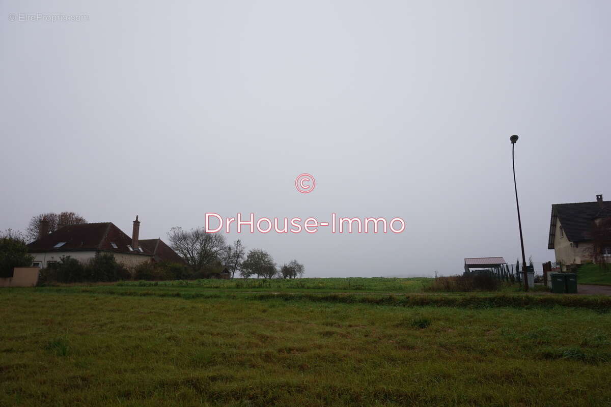 Terrain à VILLEMEREUIL