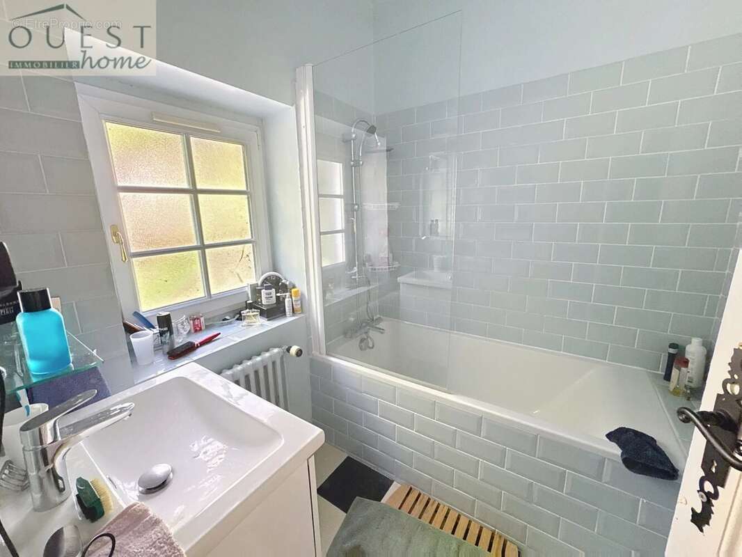 Maison à CHARBONNIERES-LES-BAINS