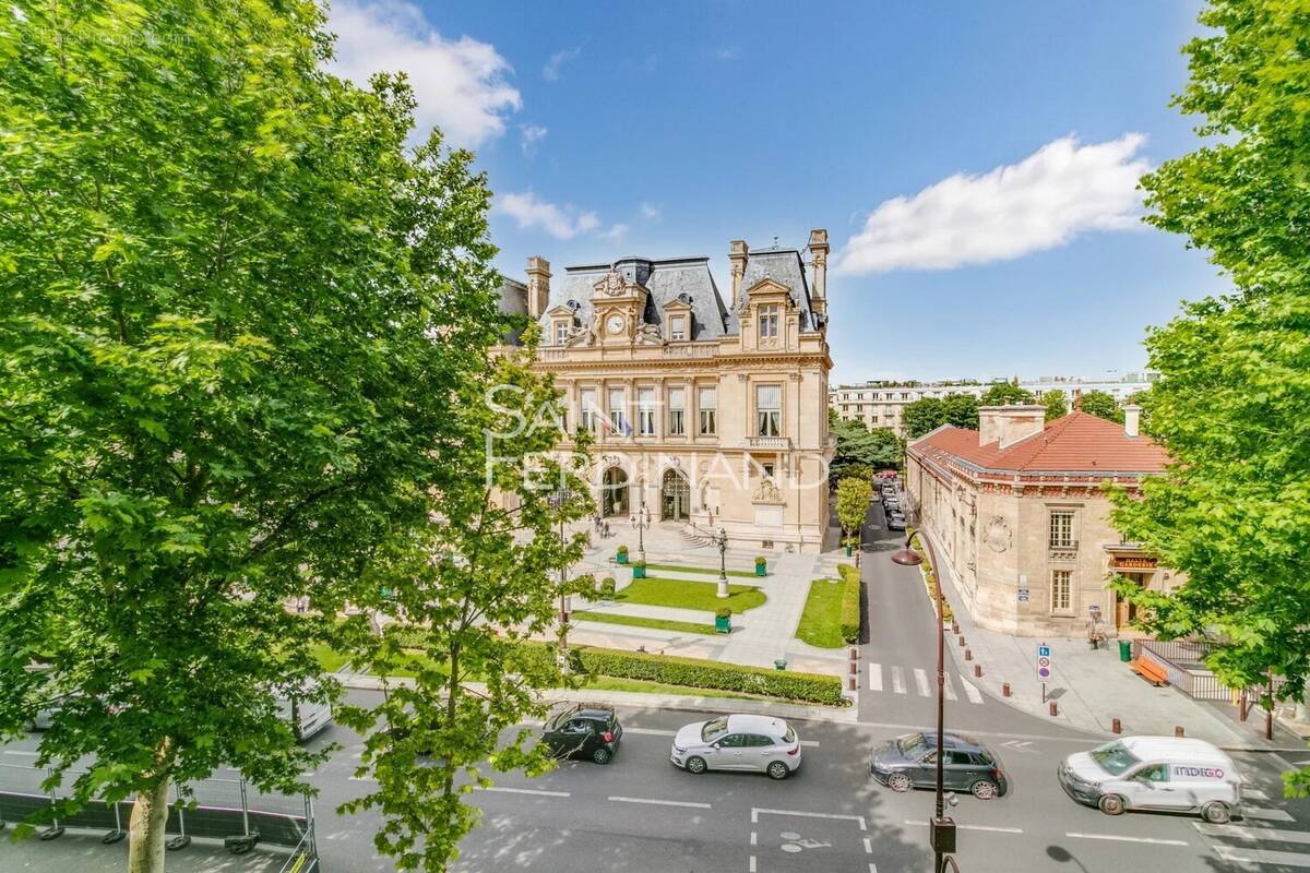 Appartement à NEUILLY-SUR-SEINE