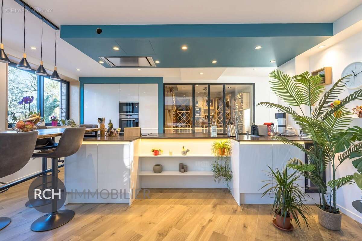 Maison à DAMPIERRE-EN-YVELINES