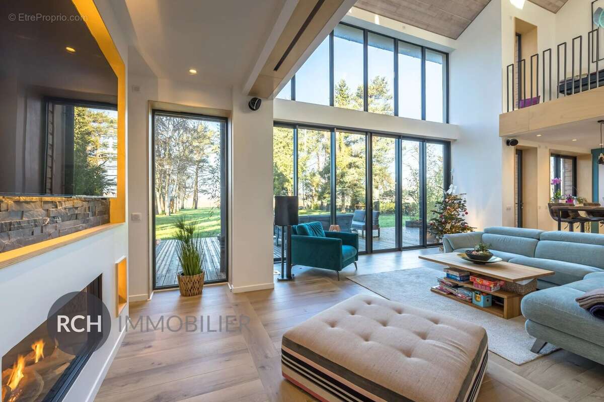 Maison à DAMPIERRE-EN-YVELINES