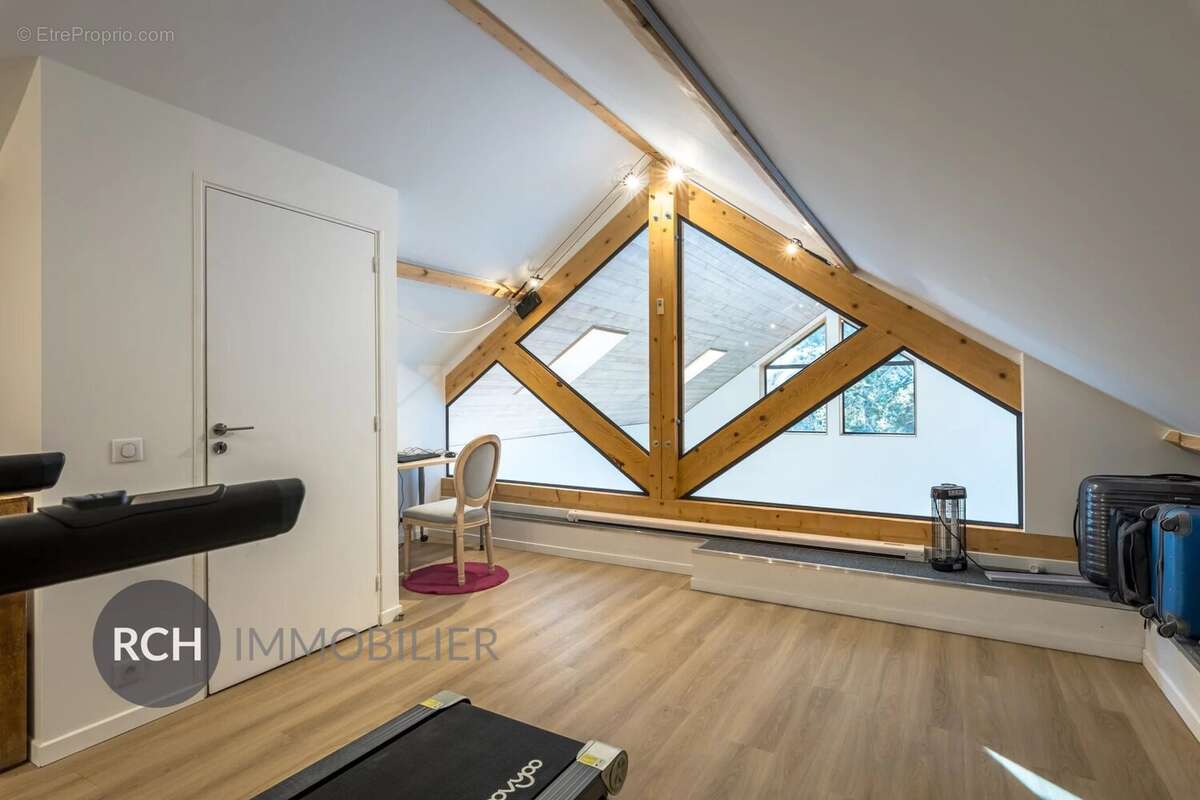 Maison à DAMPIERRE-EN-YVELINES