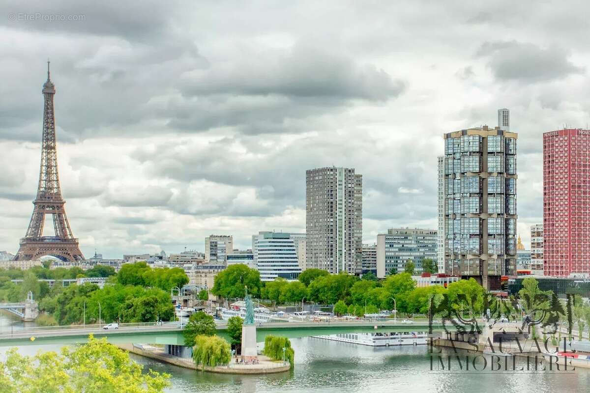 Appartement à PARIS-16E