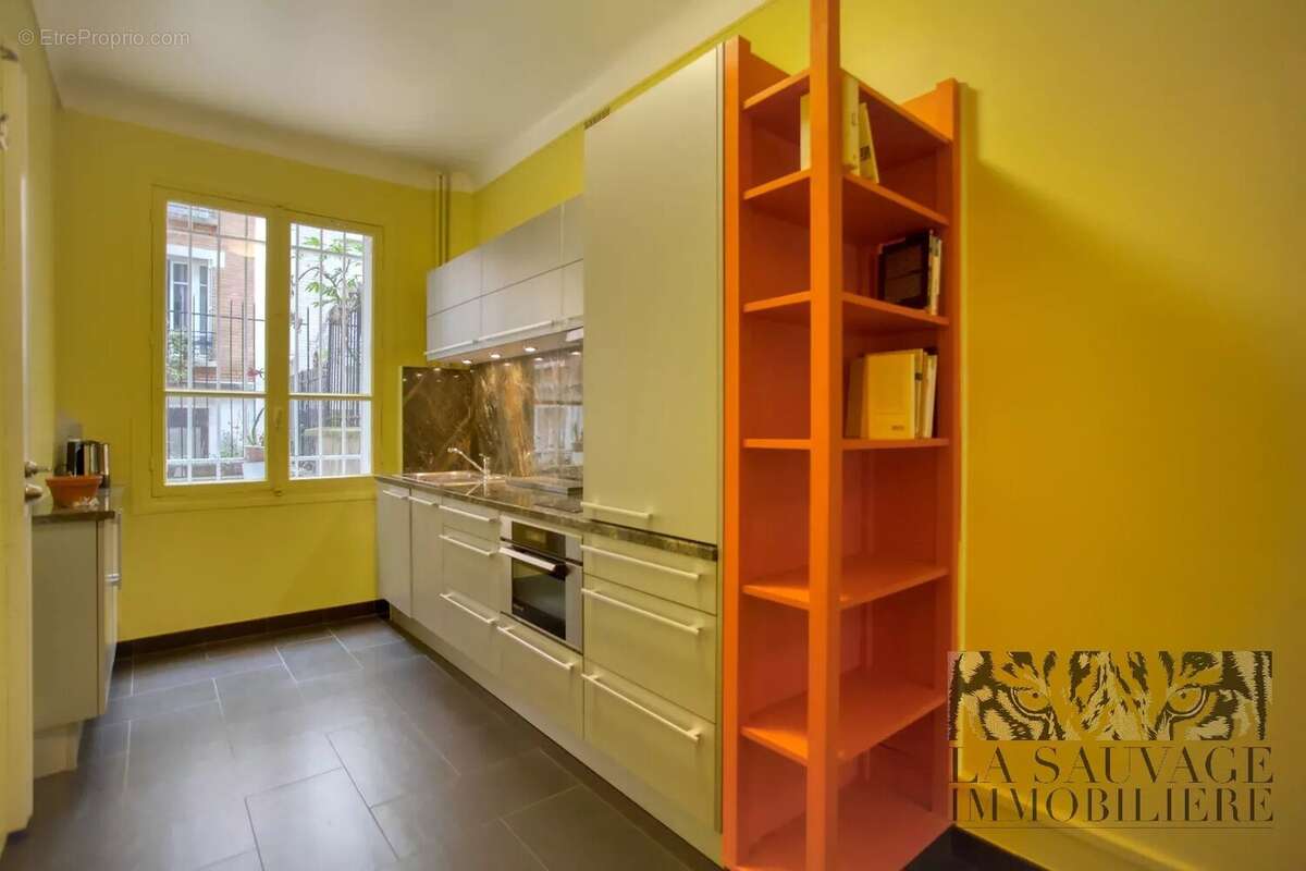Appartement à PARIS-16E