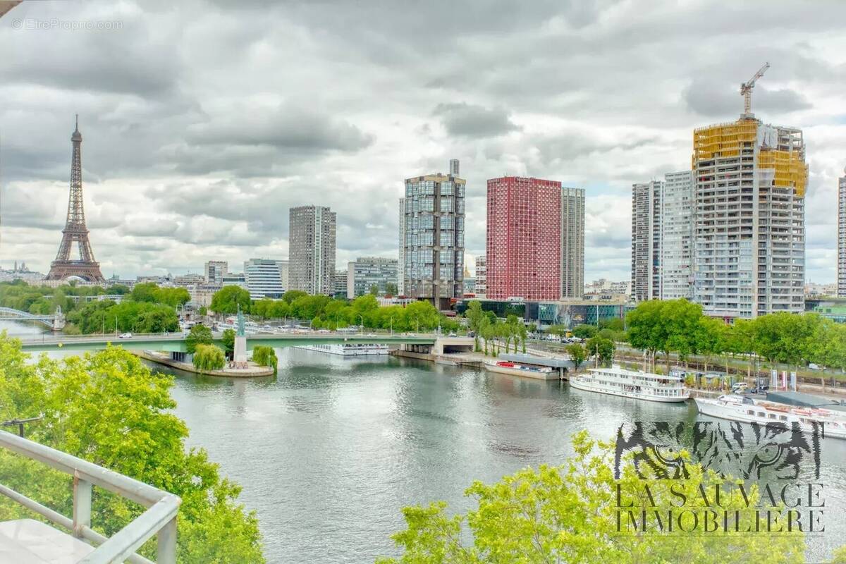 Appartement à PARIS-16E