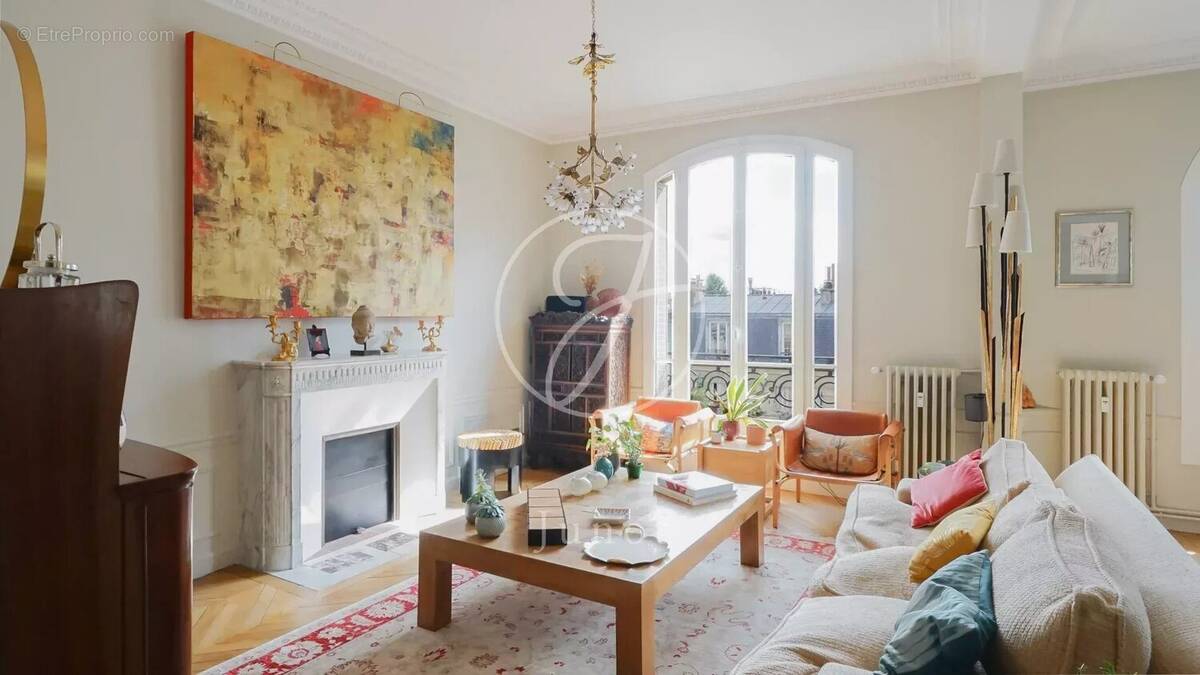 Appartement à PARIS-7E
