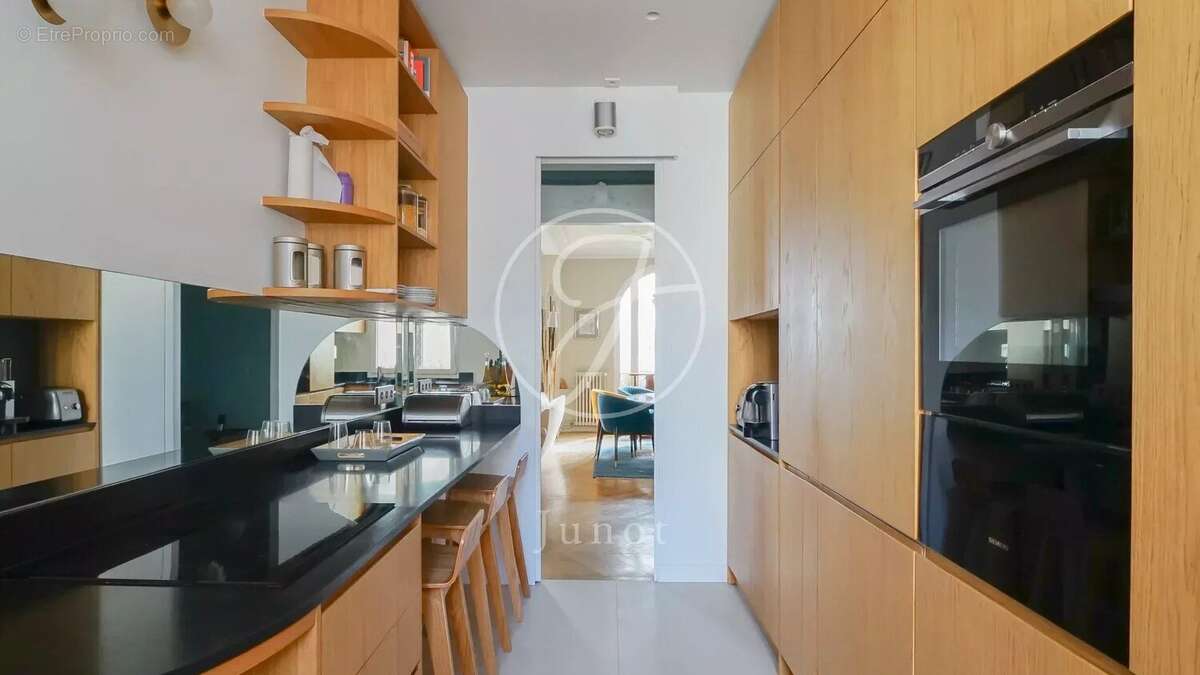 Appartement à PARIS-7E