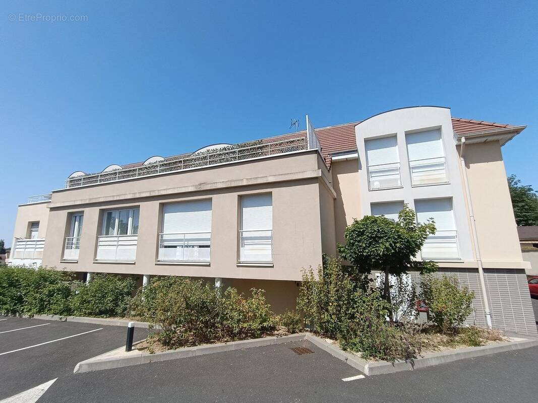 Appartement à MENNECY