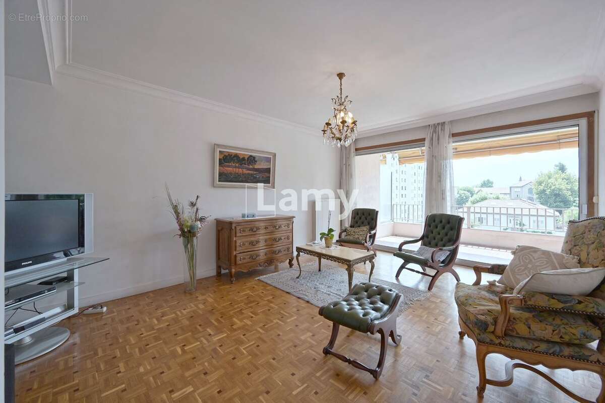 Appartement à MEYLAN