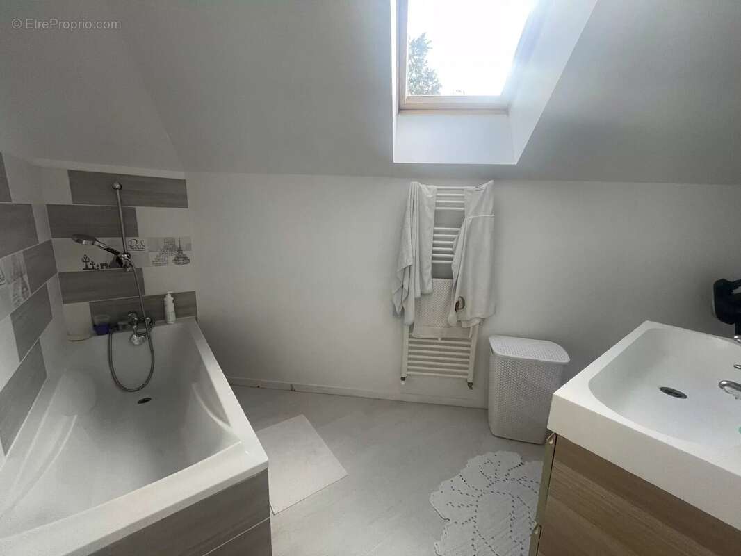 Maison à L&#039;ETANG-LA-VILLE