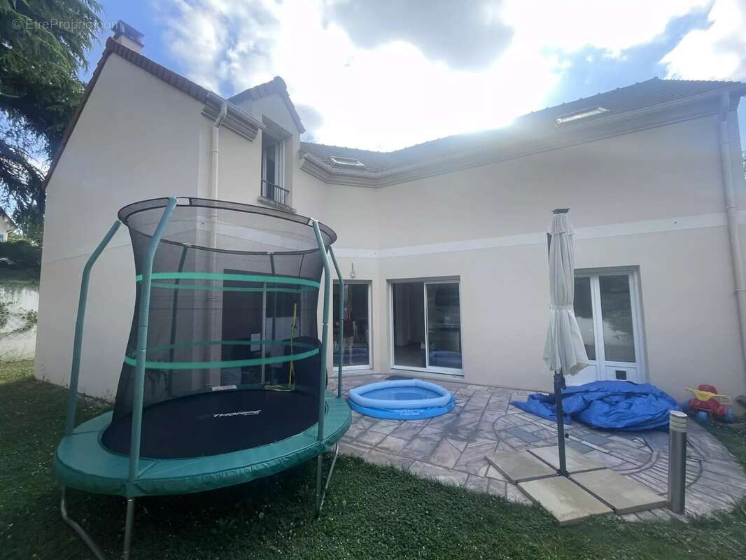 Maison à L&#039;ETANG-LA-VILLE