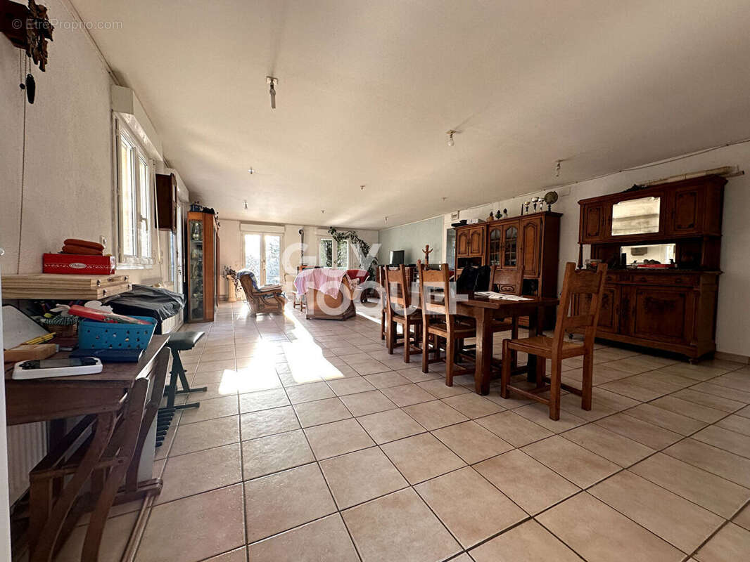 Maison à VIC-SUR-AISNE