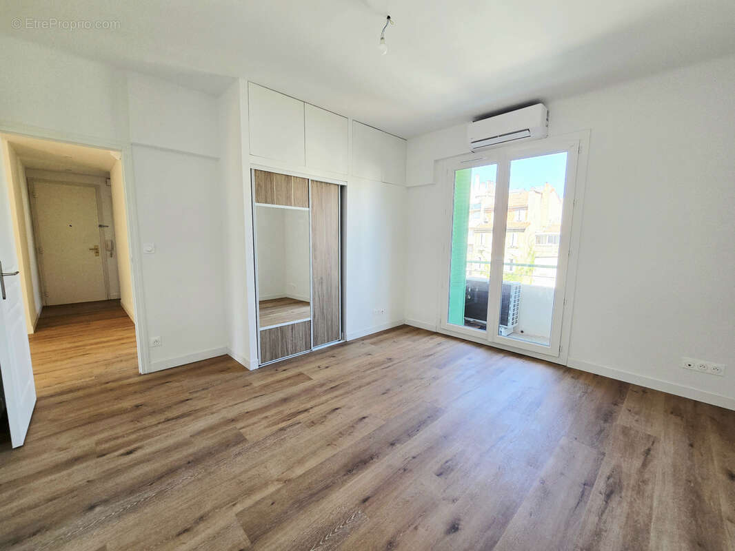 Appartement à MARSEILLE-7E